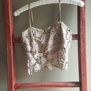 HP 🎉! Floral Lace Crop Top